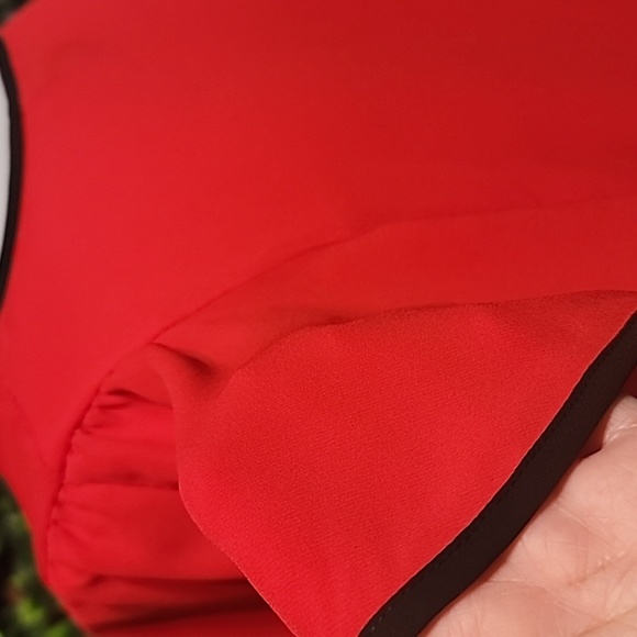 B-Design Large Red Top - Picture 4 of 6